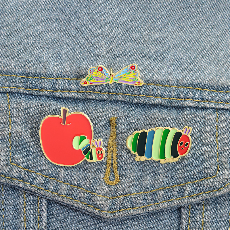 New Hungry Caterpillars Story  - Lapel Pin Enamel recension och pris