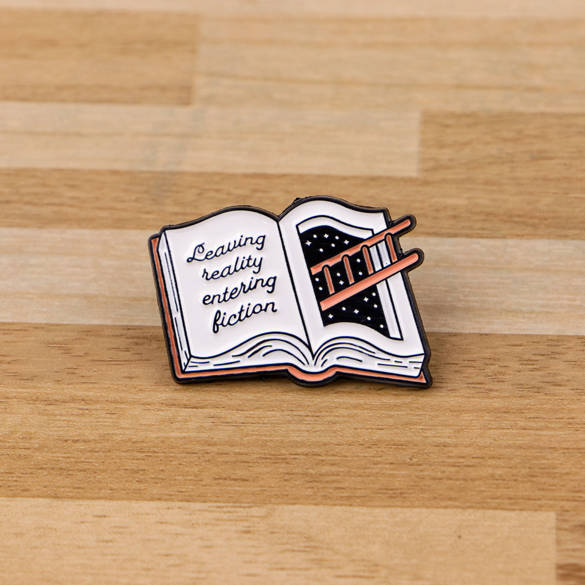 Humorous Cartoon Deer Skeleton - Lapel Pin Enamel recension och pris